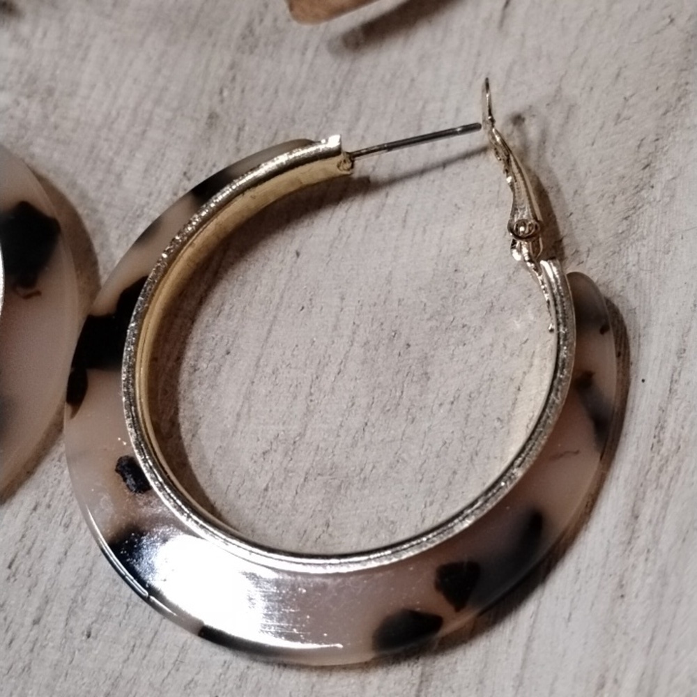 Hoop Earrings and Bracelet Combo - Picture 3 of 7